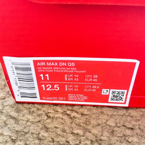 Nike Air Max DN QS Sneakers - Picture 2 of 7